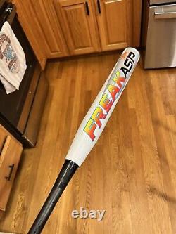 Miken Freak 12 ASP 2 #2 of 1000 MFASP2 Hot Sauce USSSA Slowpitch Softball Bat translated in French would be: Miken Freak 12 ASP 2 N°2 sur 1000 MFASP2 Batte de Softball Slowpitch USSSA Hot Sauce.